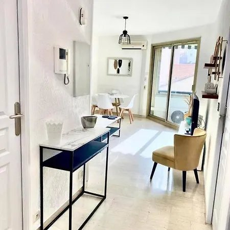 Apartment Le Spacieux Avec Loggia *
